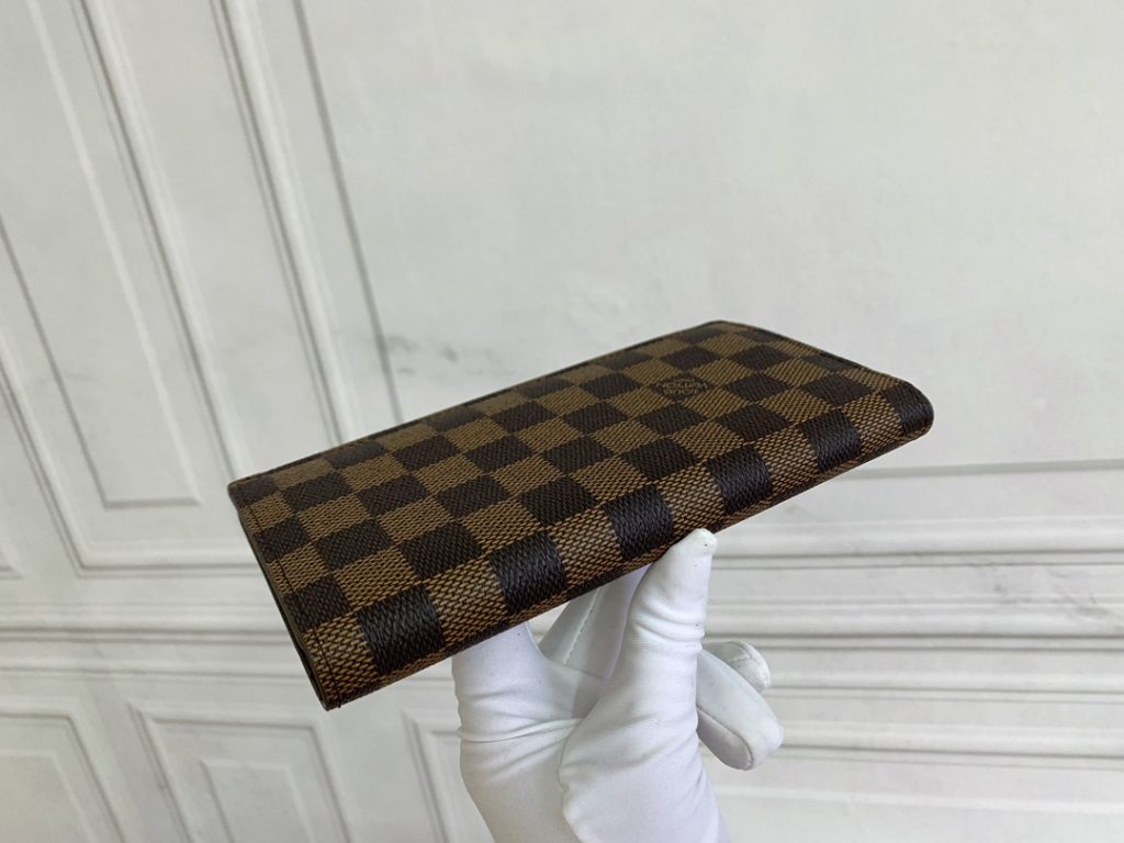 ルイヴィトン（LOUIS VUITTON） 長財布 モノグラム クラシックなデザイン 上質なレザー 上品で高級感のある逸品です - 画像 3