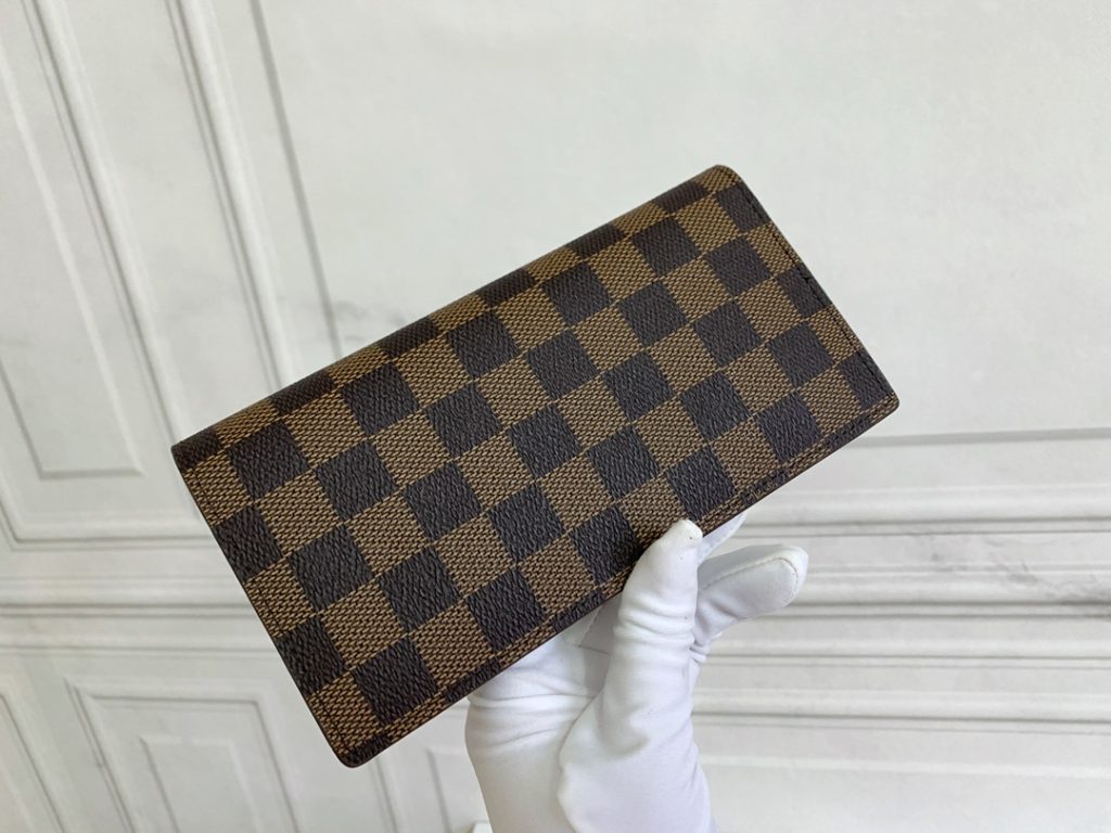 ルイヴィトン（LOUIS VUITTON） 長財布 モノグラム クラシックなデザイン 上質なレザー 上品で高級感のある逸品です - 画像 4