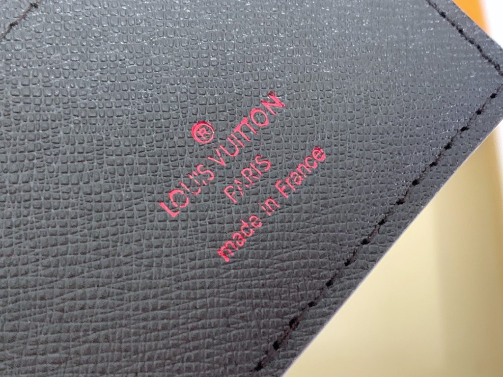 ルイヴィトン（LOUIS VUITTON） 長財布 モノグラム クラシックなデザイン 上質なレザー 上品で高級感のある逸品です - 画像 7