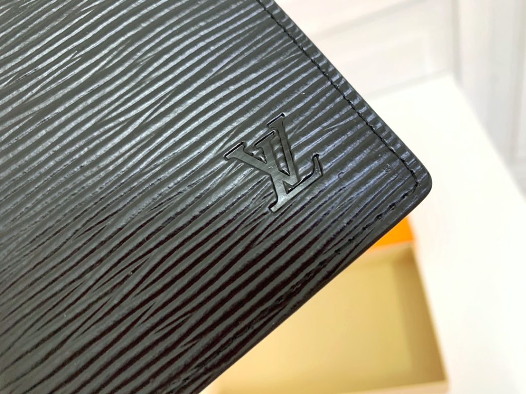 ルイヴィトン 長財布 モノグラム コインポケット付き クラシックなデザイン 上質なレザー 上品で高級感あふれる逸品 - 画像 8