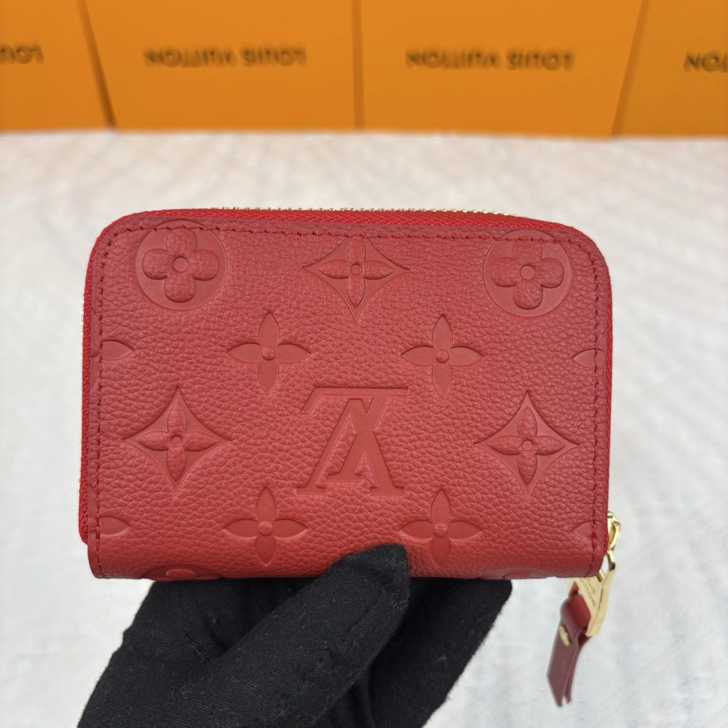 ルイヴィトン（LOUIS VUITTON） 長財布 モノグラム柄 クラシックなデザイン 上品で高級感あふれる本革の逸品 - 画像 2
