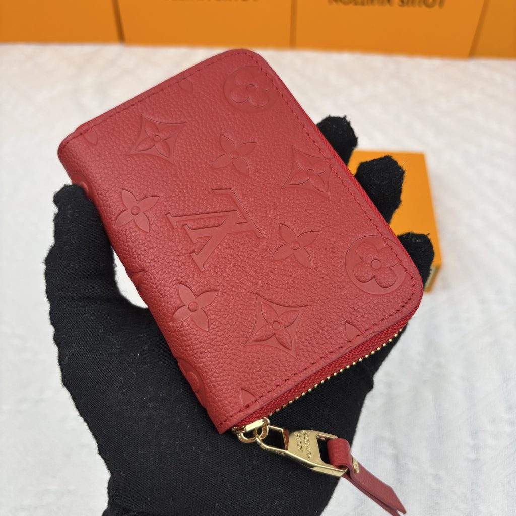 ルイヴィトン（LOUIS VUITTON） 長財布 モノグラム柄 クラシックなデザイン 上品で高級感あふれる本革の逸品 - 画像 3