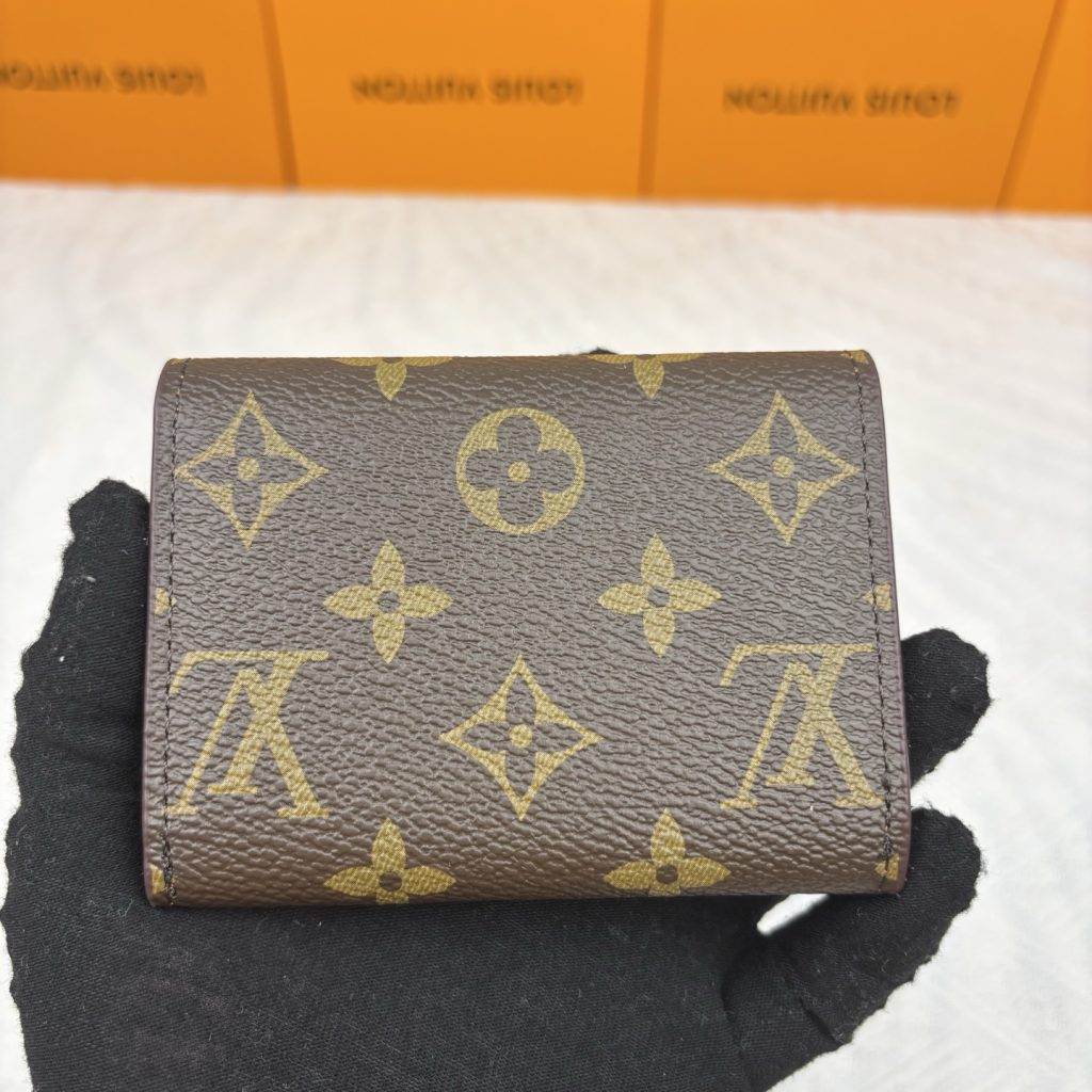 ルイヴィトン（LOUIS VUITTON） 長財布 モノグラム クラシックなデザイン 上質なレザー 上品で高級感のある一枚 - 画像 2