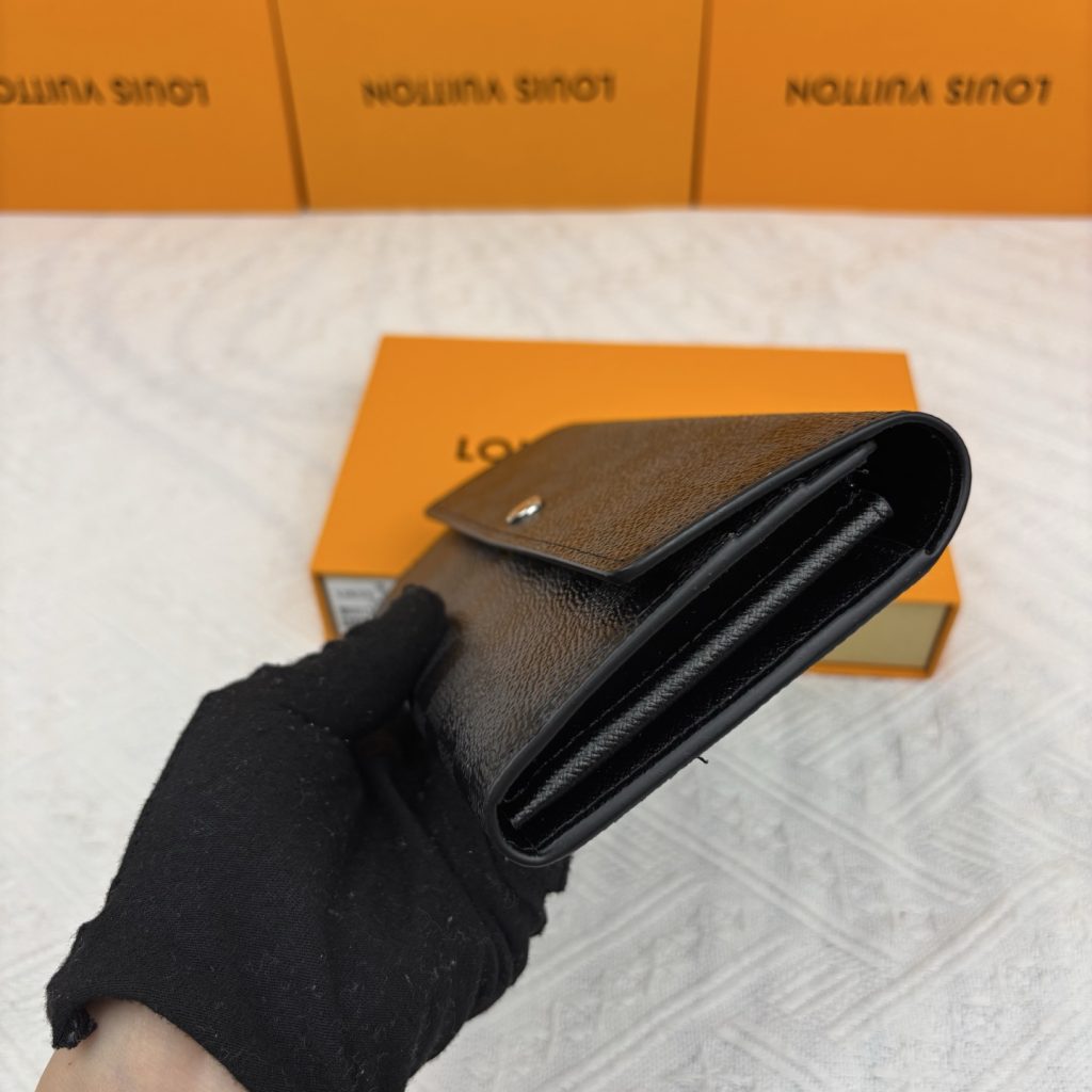 ルイヴィトン（LOUIS VUITTON） 長財布 モノグラム コインポケット付き クラシックで上品なデザインの美品 - 画像 3