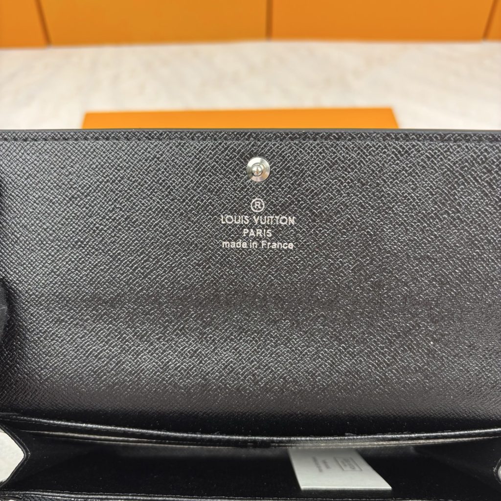 ルイヴィトン（LOUIS VUITTON） 長財布 モノグラム コインポケット付き クラシックで上品なデザインの美品 - 画像 6