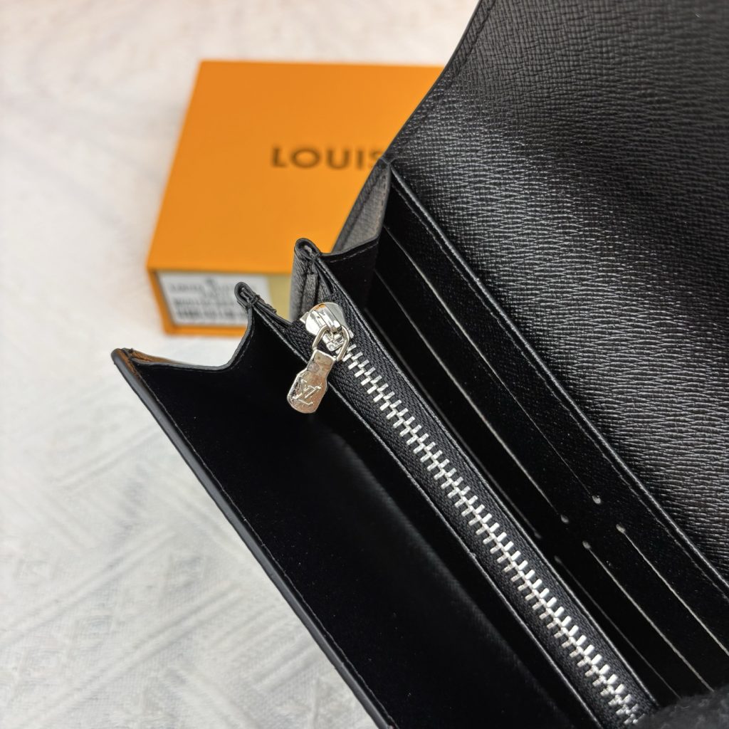 ルイヴィトン（LOUIS VUITTON） 長財布 モノグラム コインポケット付き クラシックで上品なデザインの美品 - 画像 8