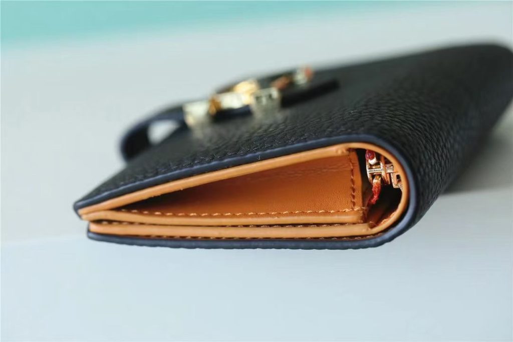 ルイヴィトン(Louis Vuitton) 長財布 モノグラム クラシックなデザイン 上品で高級感あふれる逸品です - 画像 4