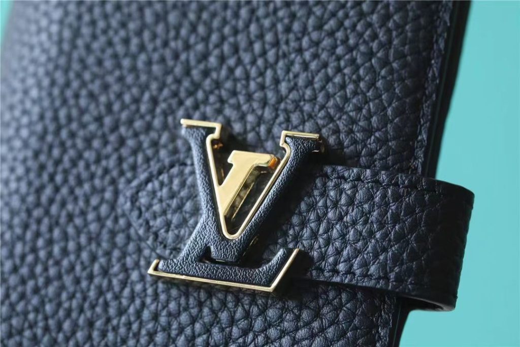 ルイヴィトン(Louis Vuitton) 長財布 モノグラム クラシックなデザイン 上品で高級感あふれる逸品です - 画像 5