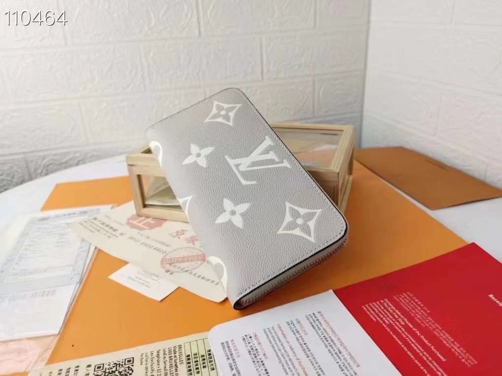 ルイヴィトン（LOUIS VUITTON） 長財布 モノグラム クラシックなデザイン 上質なレザー 上品で高級感あふれる逸品です - 画像 3