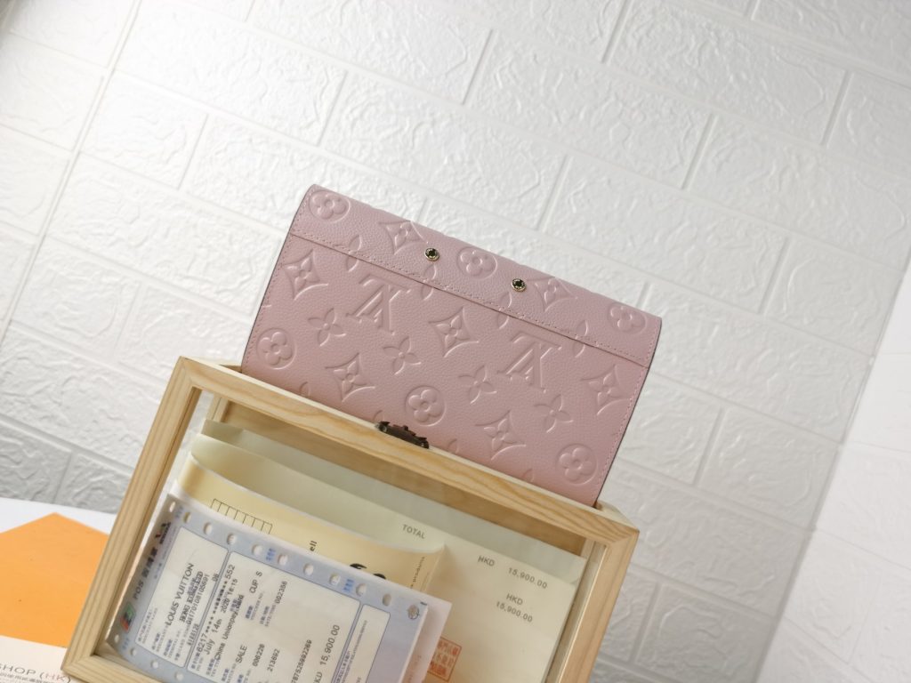 ルイ・ヴィトン モノグラムキャンバス 上品な長財布 レディースへのギフトに最適な定番モデル - 画像 4