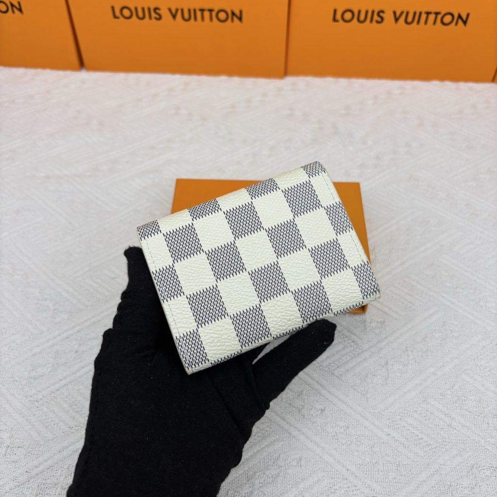 ルイ・ヴィトン モノグラムキャンバス 上品な長財布 レディース向け ギフトにも最適な定番モデル - 画像 2