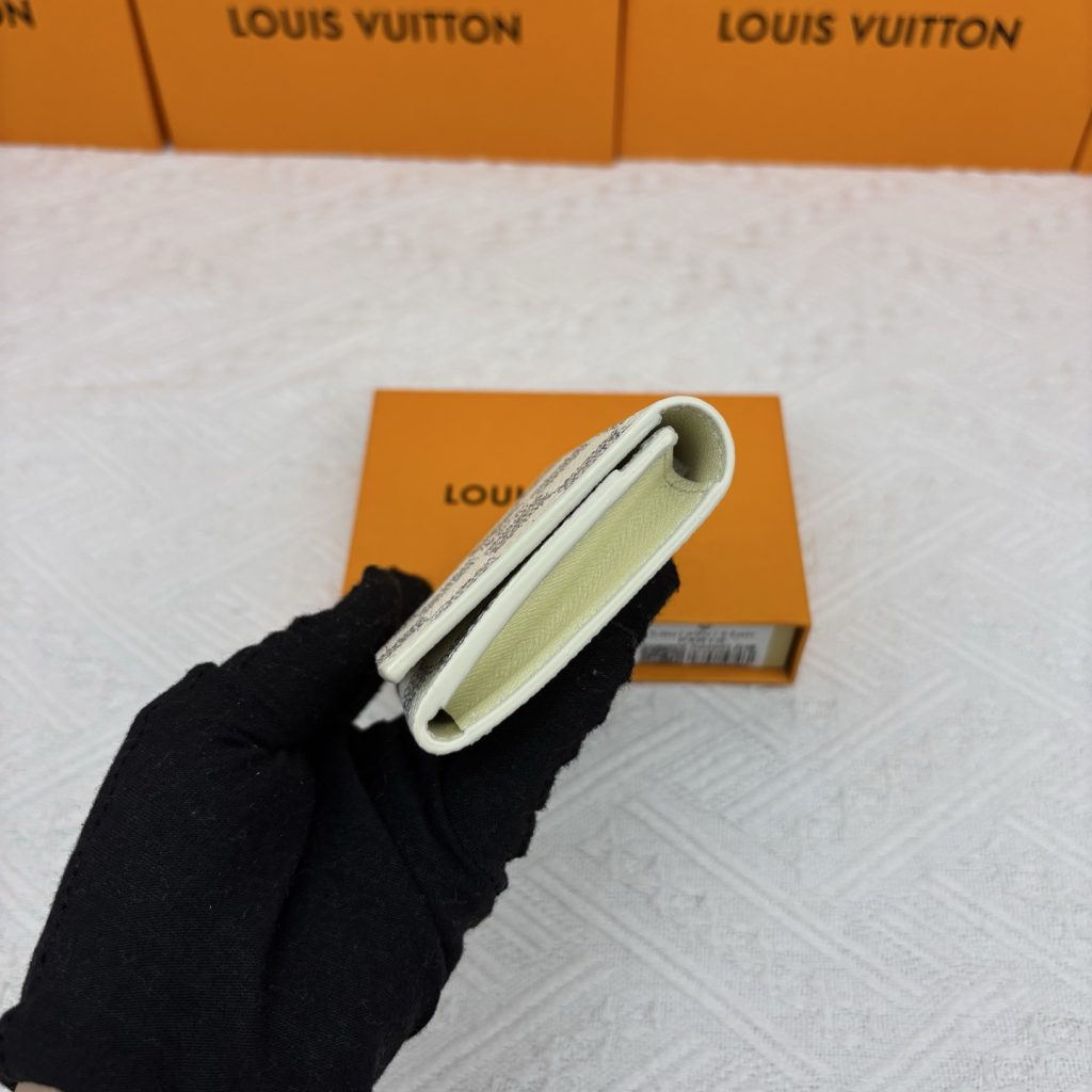 ルイ・ヴィトン モノグラムキャンバス 上品な長財布 レディース向け ギフトにも最適な定番モデル - 画像 3