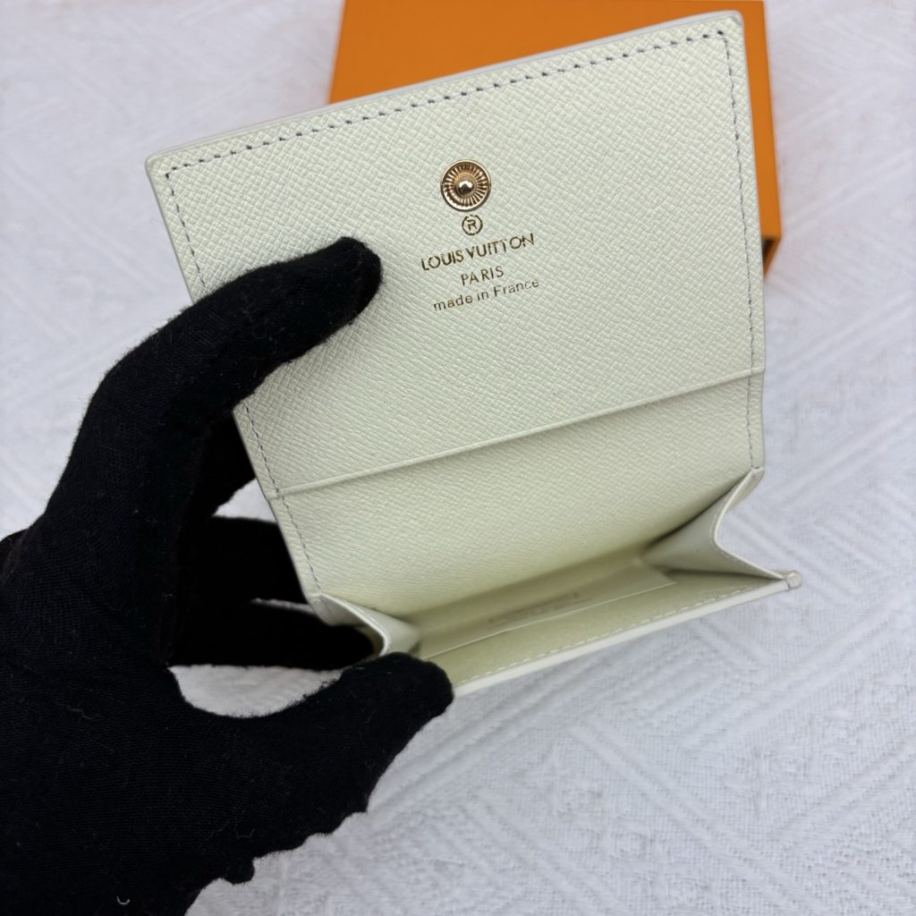 ルイ・ヴィトン モノグラムキャンバス 上品な長財布 レディース向け ギフトにも最適な定番モデル - 画像 6