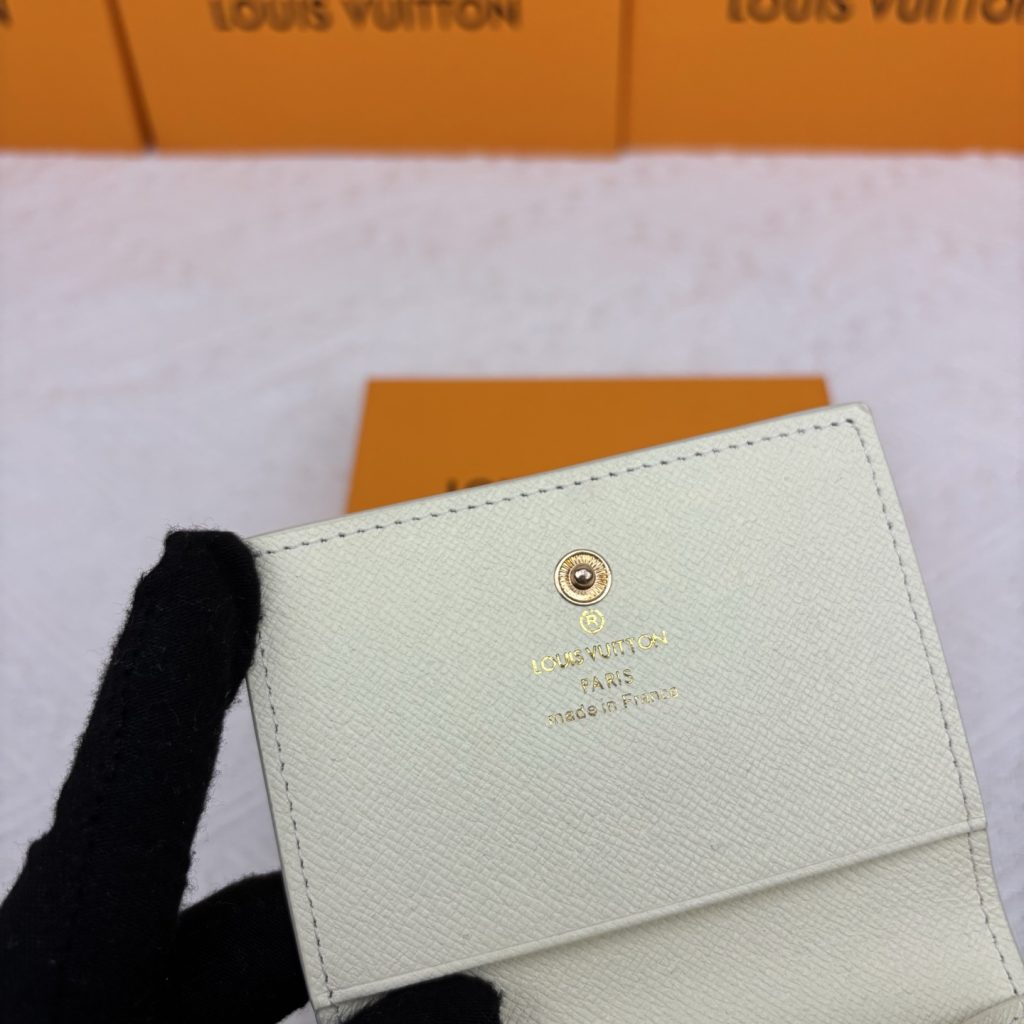 ルイ・ヴィトン モノグラムキャンバス 上品な長財布 レディース向け ギフトにも最適な定番モデル - 画像 7