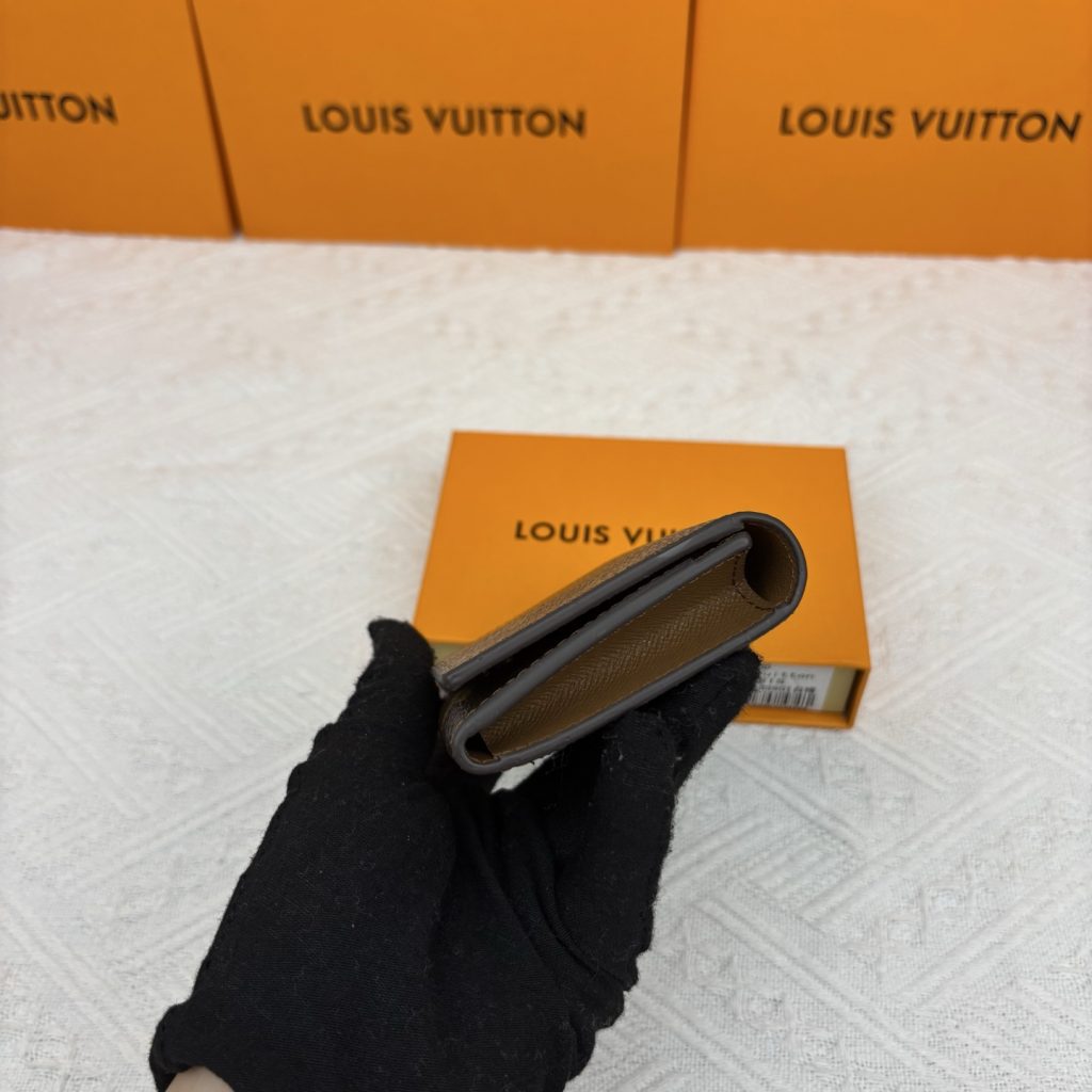 ルイ・ヴィトン モノグラムキャンバス 上品な長財布 レディースへのギフトに最適な定番モデル - 画像 3