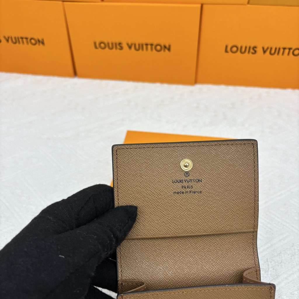 ルイ・ヴィトン モノグラムキャンバス 上品な長財布 レディースへのギフトに最適な定番モデル - 画像 7
