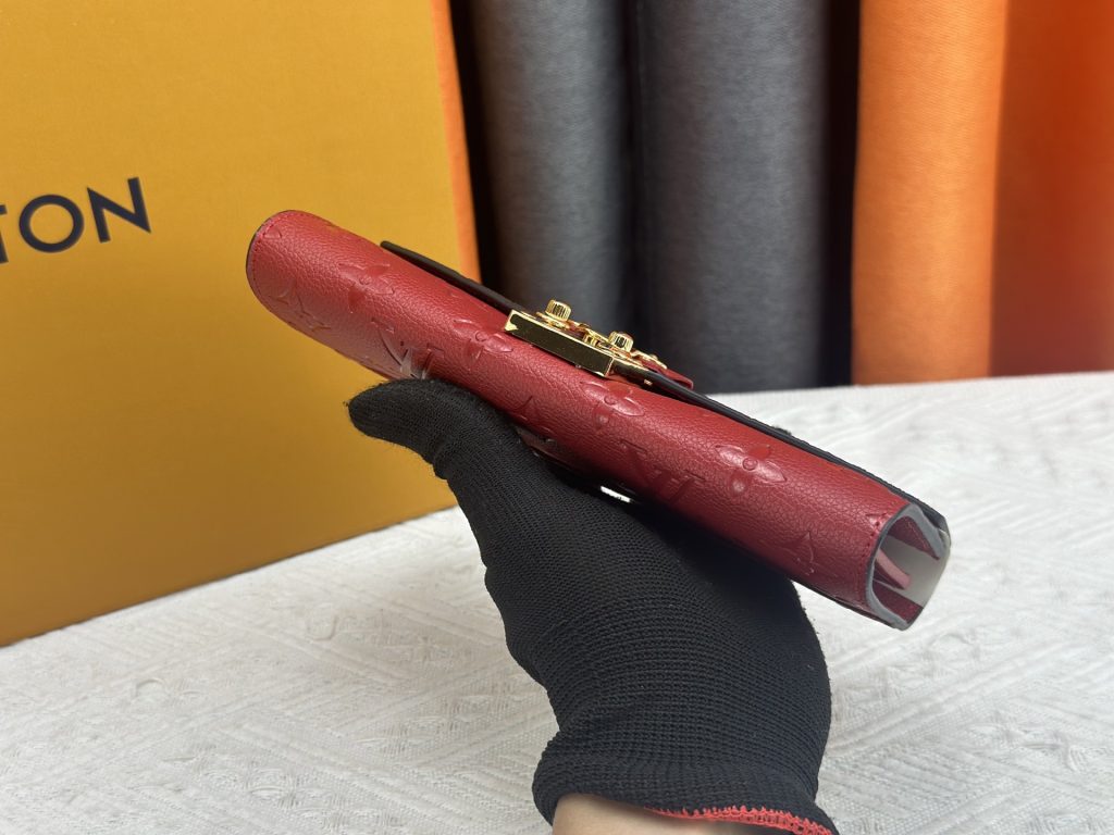 ルイ・ヴィトン モノグラムキャンバス 上品な長財布 レディースへのギフトに最適な定番モデル - 画像 3