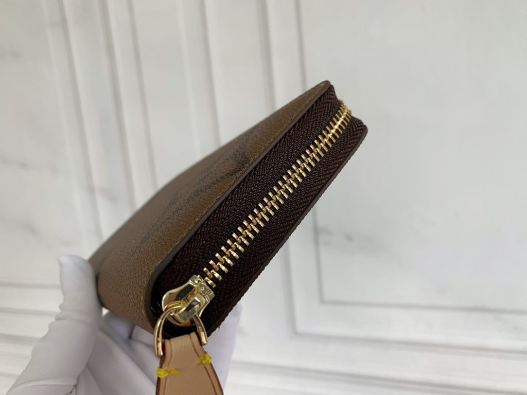 ルイ・ヴィトン モノグラムキャンバス 上品な長財布 レディースギフトに最適な定番モデル - 画像 6