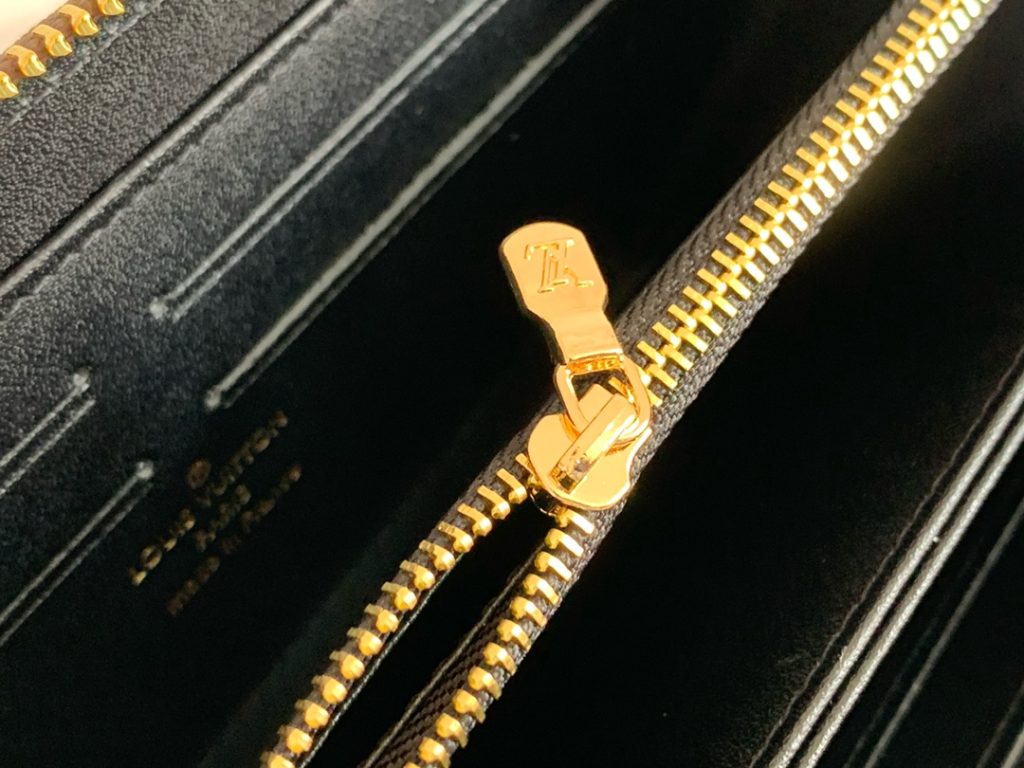 ルイ・ヴィトン モノグラムキャンバス 上品な長財布 レディースギフトに最適な定番モデル - 画像 8