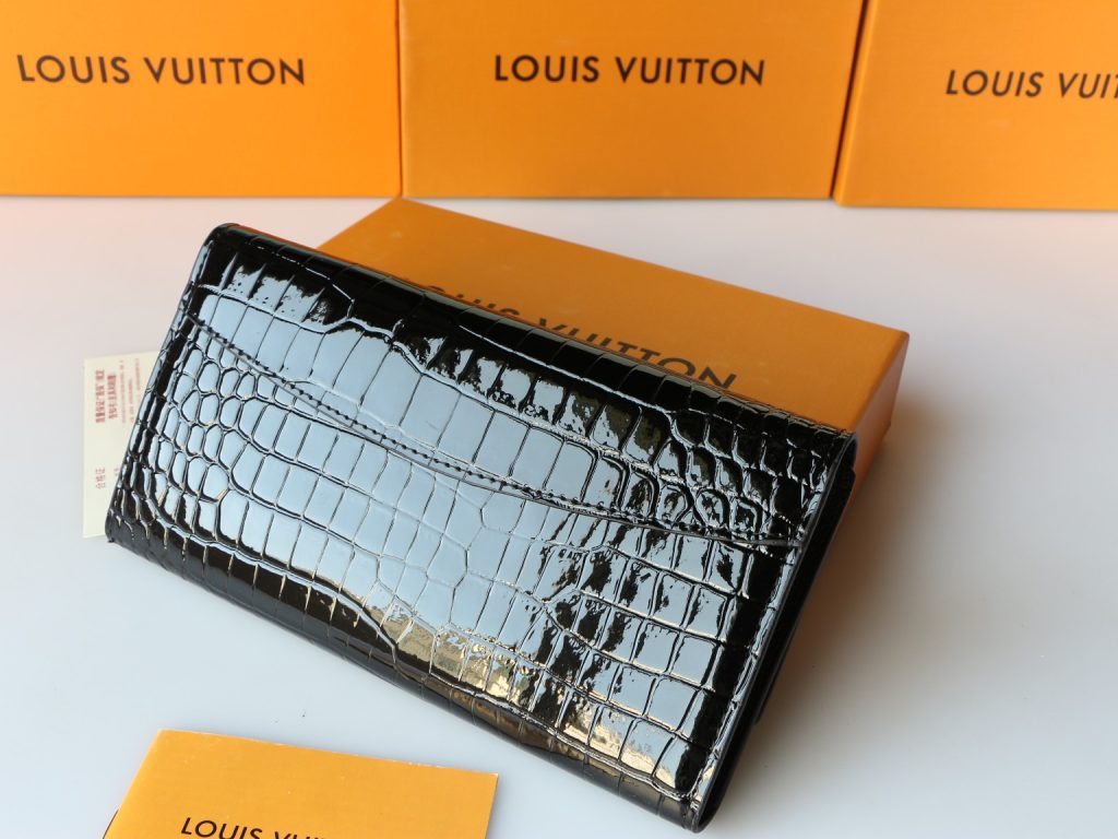 ルイ・ヴィトン モノグラムキャンバス 上品な長財布 レディースへのギフトに最適な定番モデル - 画像 6