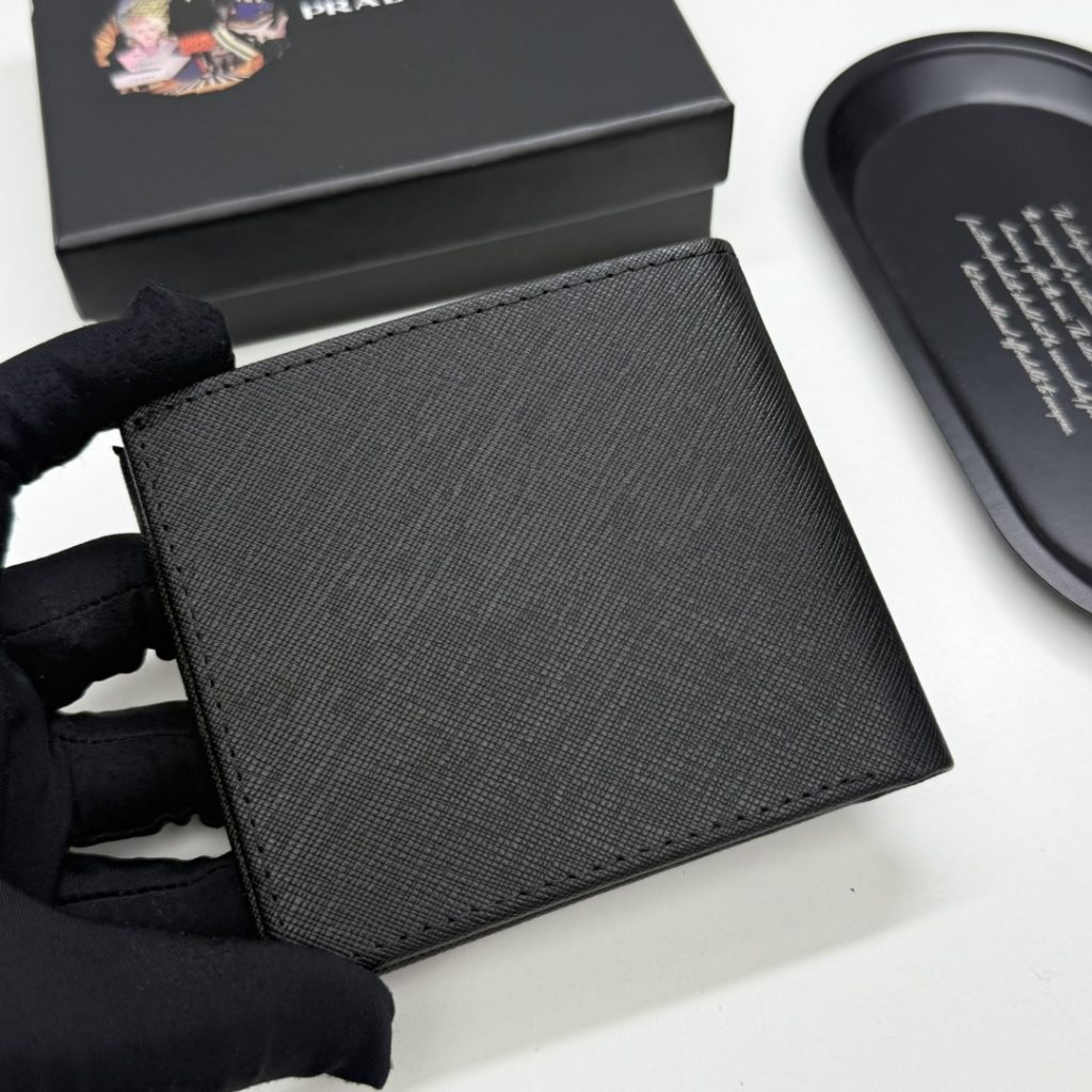 プラダ モノグラムキャンバス 上品な長財布 レディースギフトに最適な定番モデル - 画像 4
