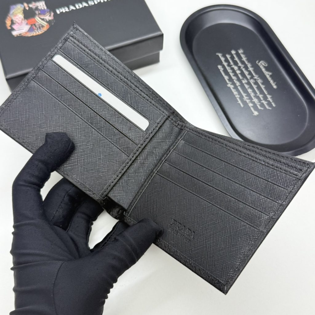 プラダ モノグラムキャンバス 上品な長財布 レディースギフトに最適な定番モデル - 画像 7