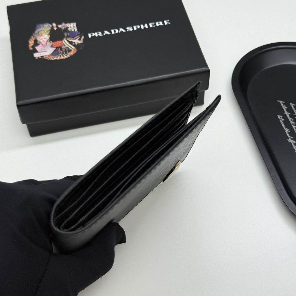 プラダ モノグラムキャンバス 上品な長財布 レディースギフトにも最適な定番モデル - 画像 5