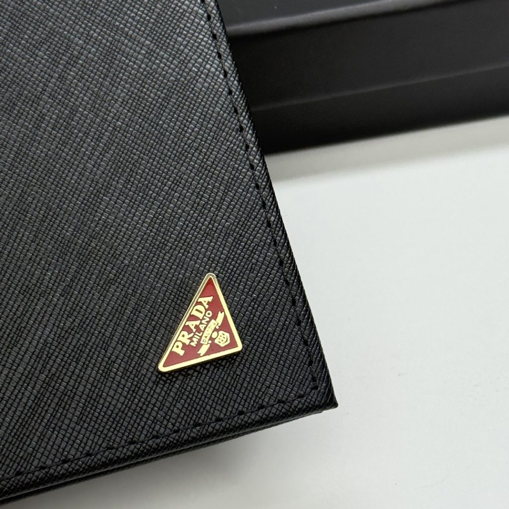 プラダ モノグラムキャンバス 上品な長財布 レディースギフトにも最適な定番モデル - 画像 6