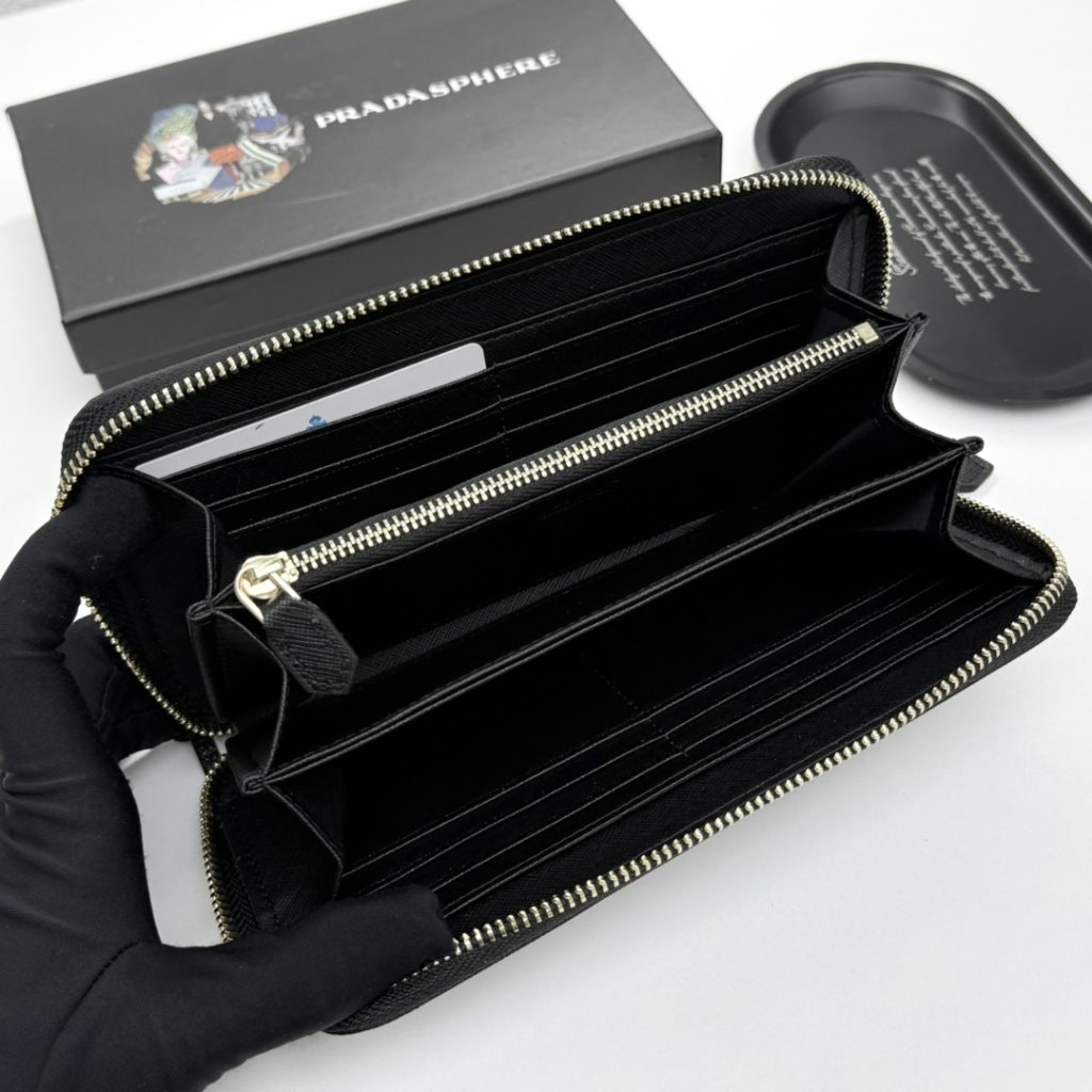 プラダ モノグラムキャンバス 洗練された長財布 レディースギフトに最適な上品なデザイン - 画像 6