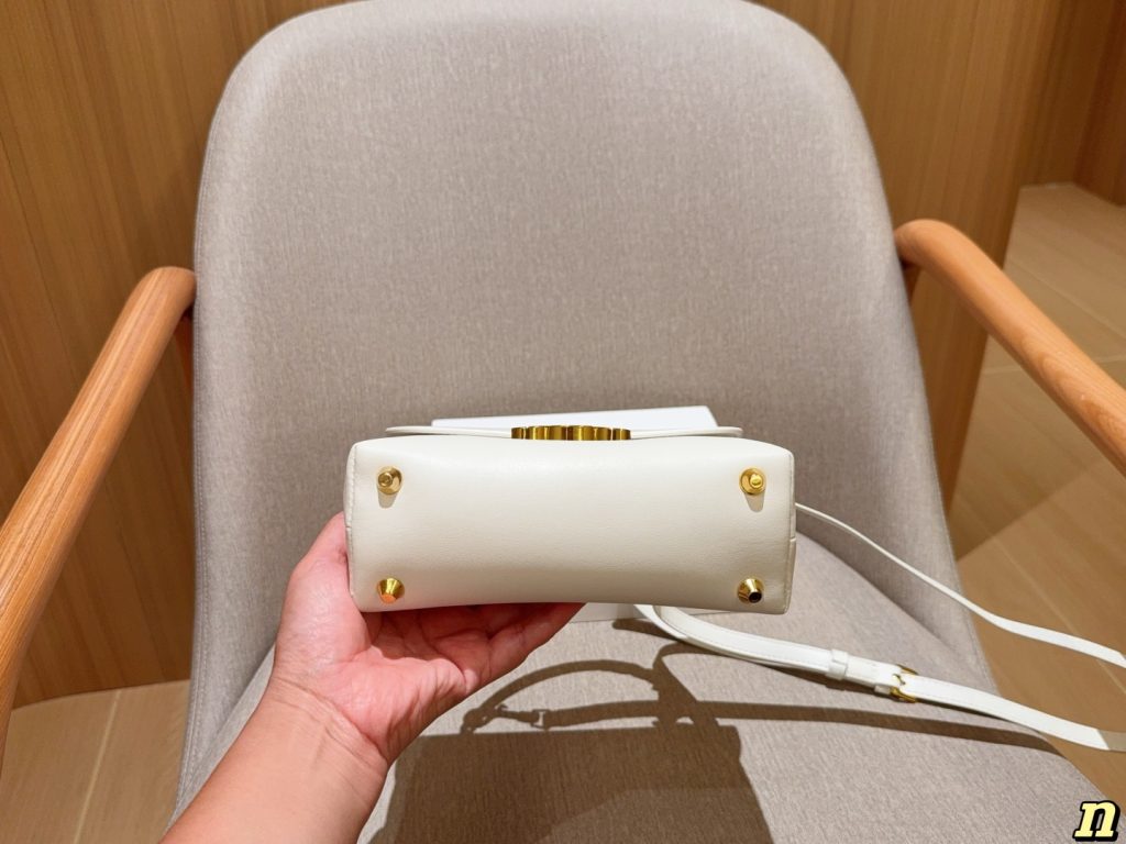 セリーヌ ショルダーバッグ 上質なレザーと洗練されたデザイン レディースに人気の定番モデル - 画像 6