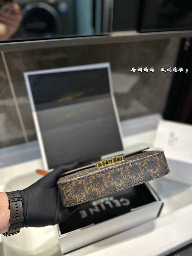 セリーヌ モノグラムキャンバス 上品なショルダーバッグ レディース向け 長く愛用できる定番モデル - 画像 6