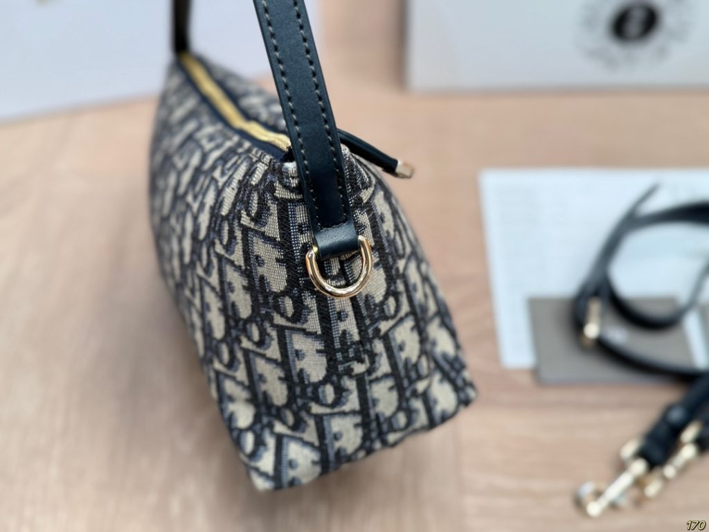 Diorディオール ショルダーバッグ エレガントで上質なモノグラムキャンバス レディース向けギフトに最適 - 画像 2