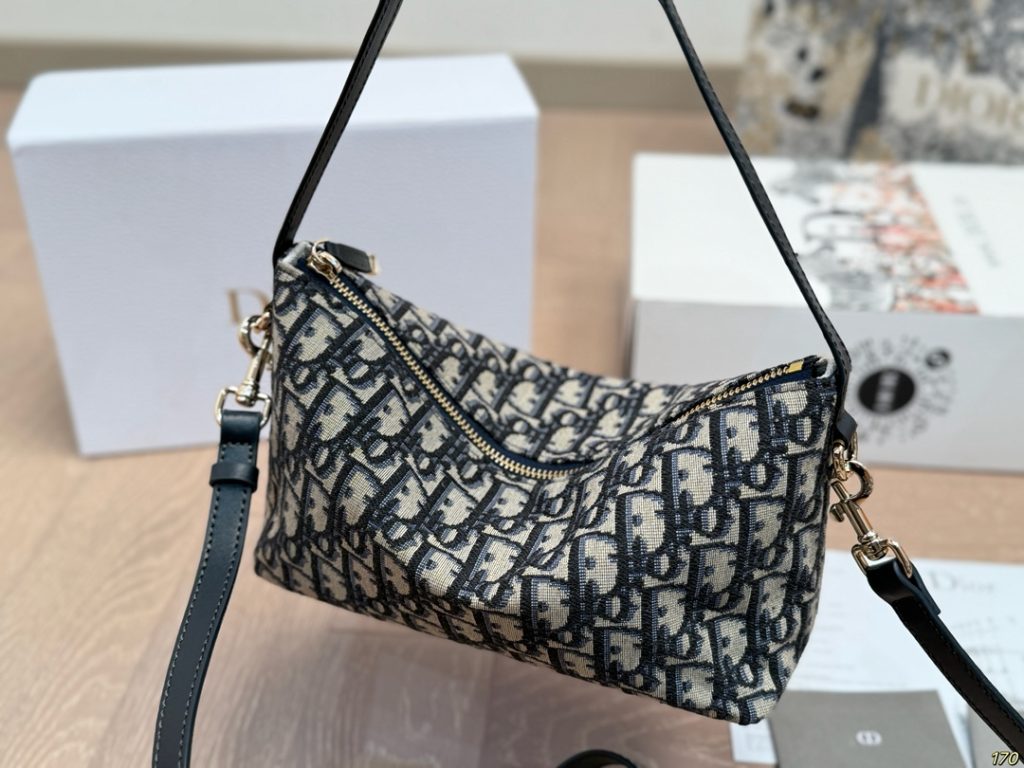 Diorディオール ショルダーバッグ エレガントで上質なモノグラムキャンバス レディース向けギフトに最適 - 画像 6