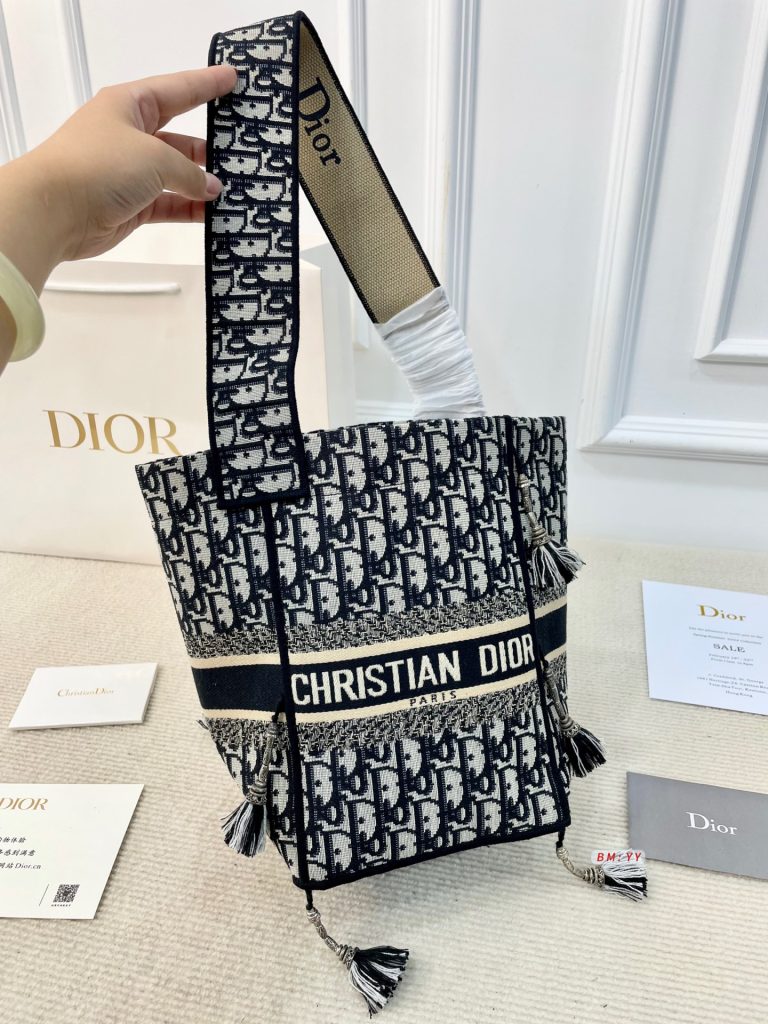 Diorディオール ショルダーバッグ 上質なモノグラムキャンバス仕様 洗練されたデザインでギフトにも最適なレディースモデル - 画像 5