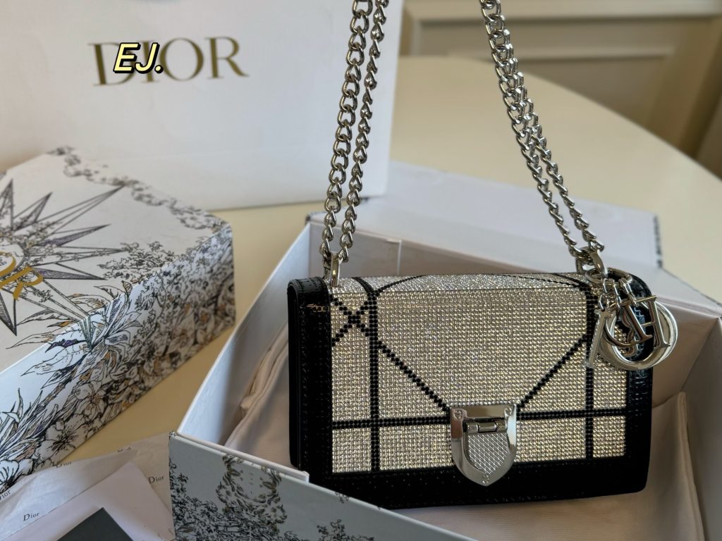 Diorディオール モノグラムキャンバス 上品なショルダーバッグ レディースに人気の定番アイテム - 画像 2