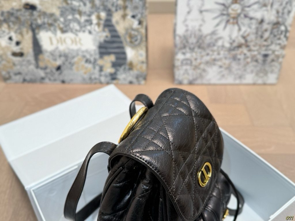 Diorディオール ショルダーバッグ モノグラムキャンバス 上品なデザイン レディース向け 長く愛用できる定番モデル - 画像 4