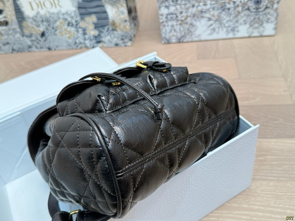 Diorディオール ショルダーバッグ モノグラムキャンバス 上品なデザイン レディース向け 長く愛用できる定番モデル - 画像 6