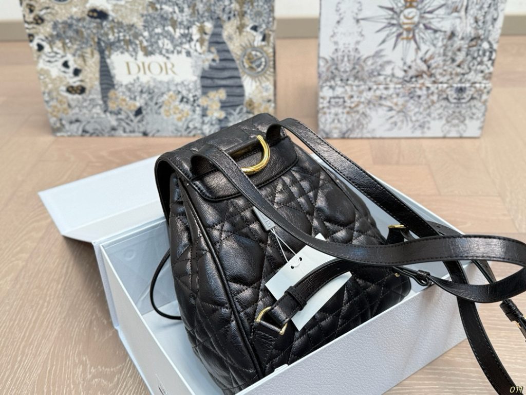 Diorディオール ショルダーバッグ モノグラムキャンバス 上品なデザイン レディース向け 長く愛用できる定番モデル - 画像 7
