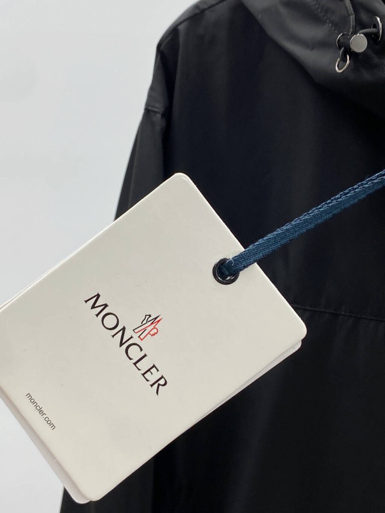 Monclerモンクレール 黒 リブ袖 フード付き軽量防風ジャケット 2色入 - 画像 5