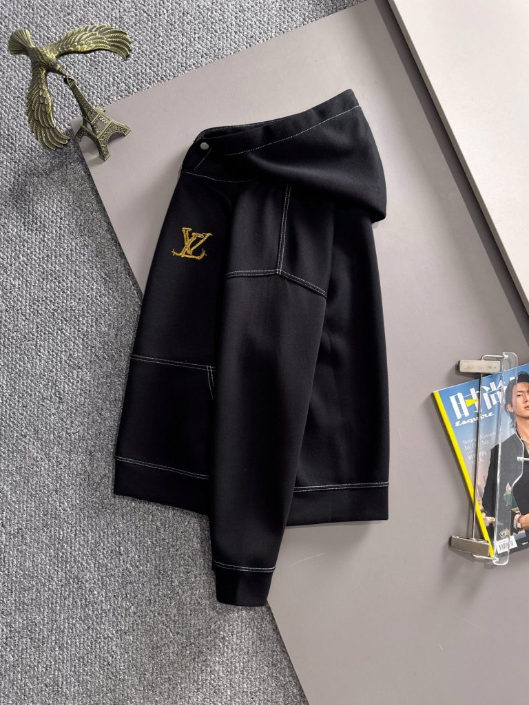 Louis VuittonLOUIS VUITTON ロゴ パーカー 黒 1色入 無地 ファッションアイテム - 画像 5