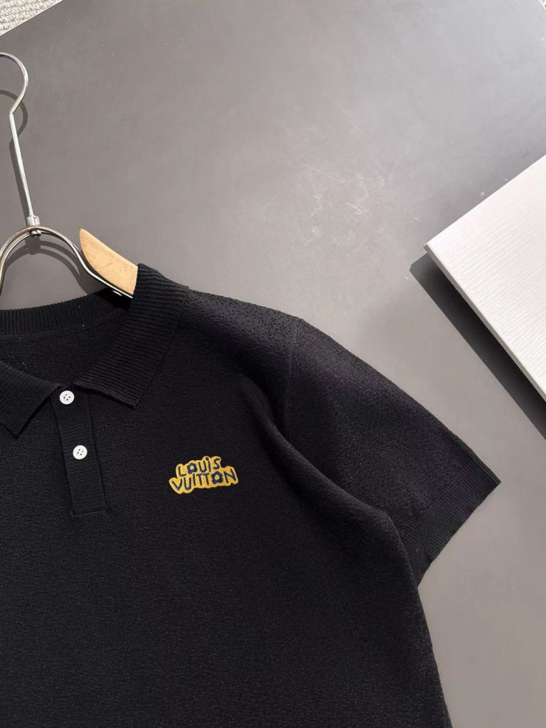 Louis VuittonLOUIS VUITTON 黒 ポロネックニット 1色入 - 画像 2