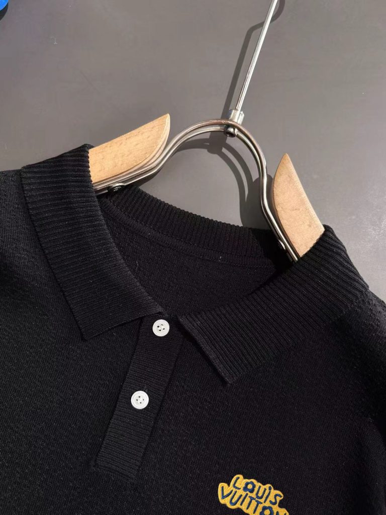 Louis VuittonLOUIS VUITTON 黒 ポロネックニット 1色入 - 画像 3