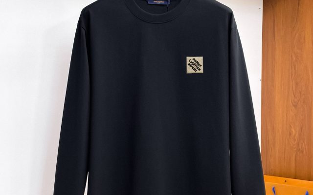 LOUIS VUITTONのTシャツを予算内で探す前に見る黒のポイント