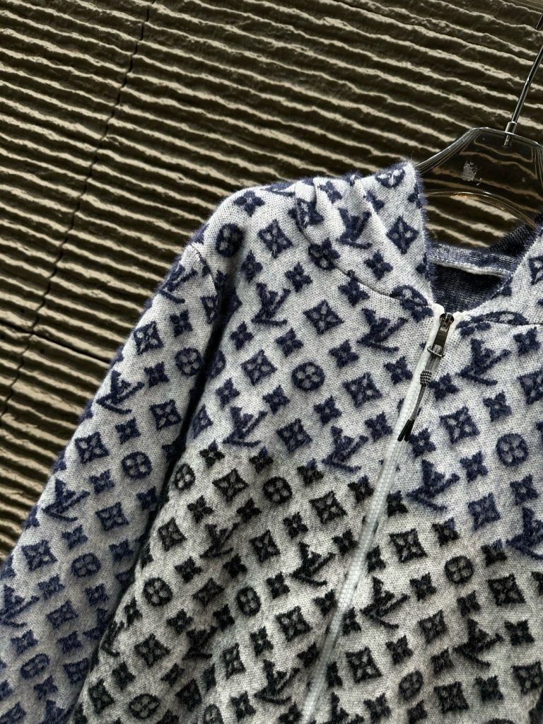 Louis VuittonLOUIS VUITTON ミニクロスオーバー フード付フリースジャケット 2色入 - 画像 5