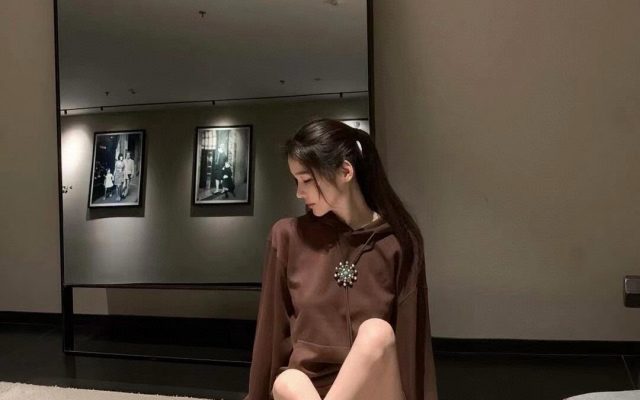 ブラウン系パーカーを服に合わせるなら見るべき3点