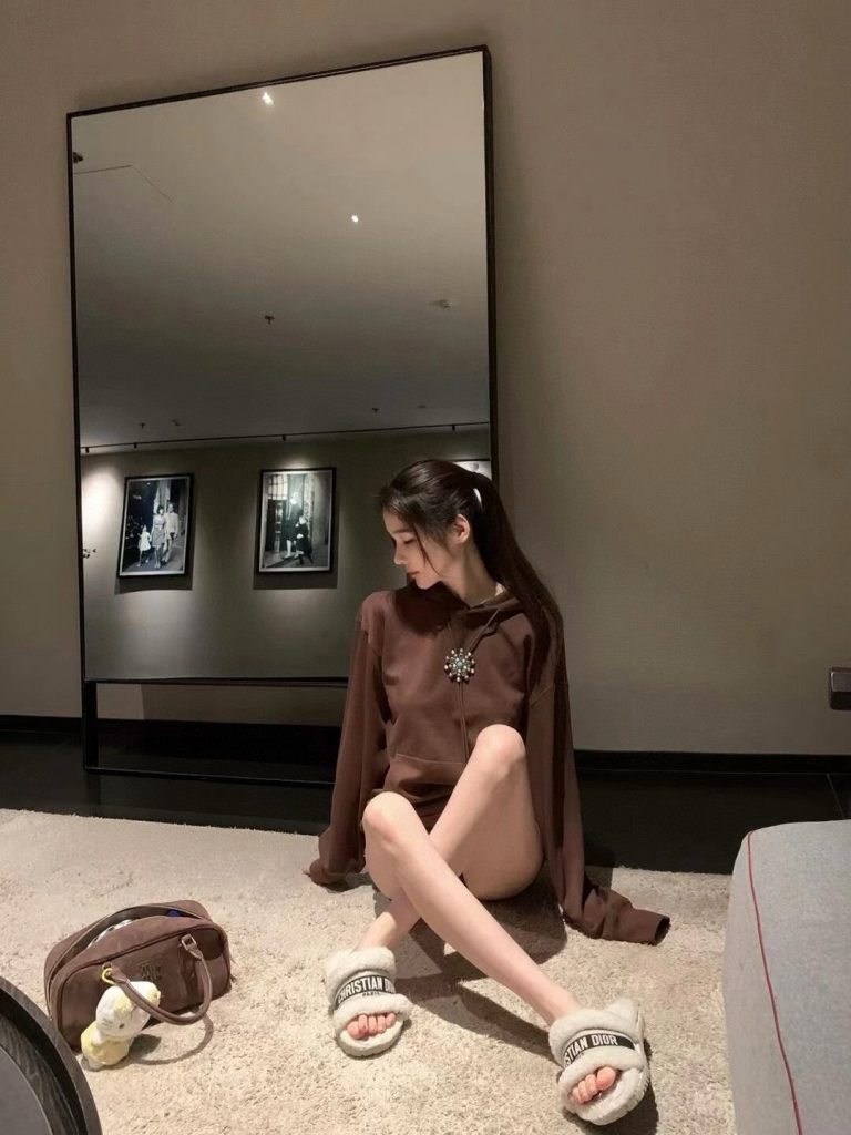 ブラウン系パーカーを服に合わせるなら見るべき3点