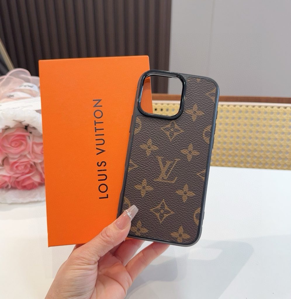 iPhoneケースLouis Vuitton iPhone15 Pro用 ケース 2色入 🌸 - 画像 3