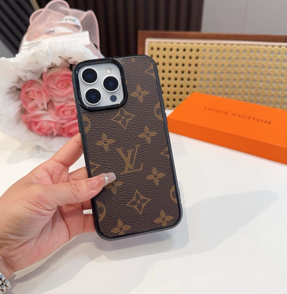 iPhoneケースLouis Vuitton iPhone15 Pro用 ケース 2色入 🌸 - 画像 4