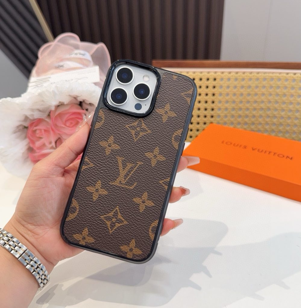 iPhoneケースLouis Vuitton iPhone15 Pro用 ケース 2色入 🌸 - 画像 5