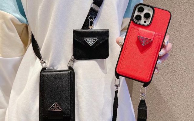 休日目線で見るPradaのバッグの印象